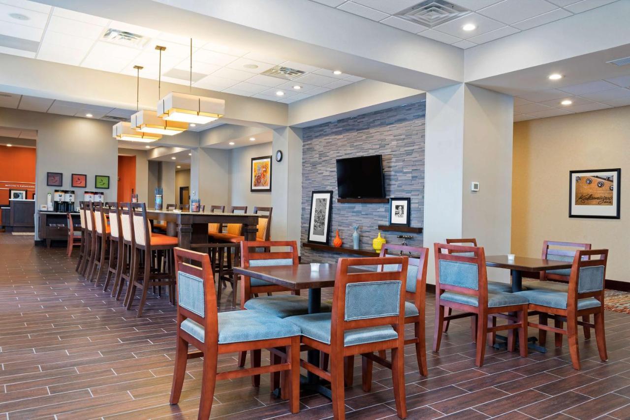 Hampton Inn Kalamazoo Eksteriør billede